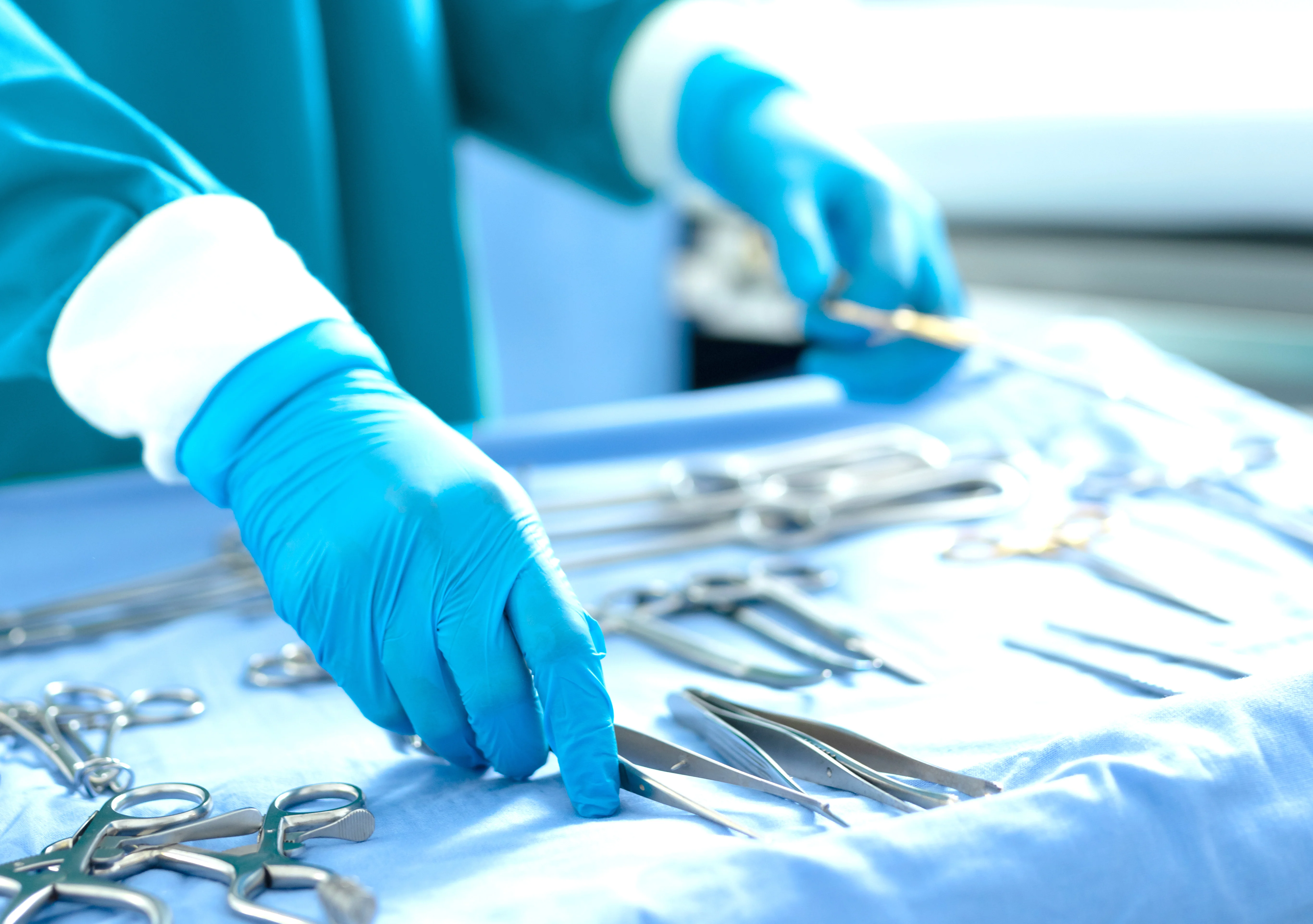 edit-vertical-of-midsection-of-surgical-tech-placing-to-2025-04-03-08-03-46-utc